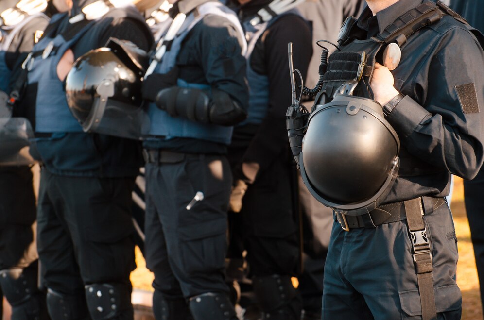 details-security-kit-police-officer_163709-57
